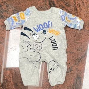 The baby clothes